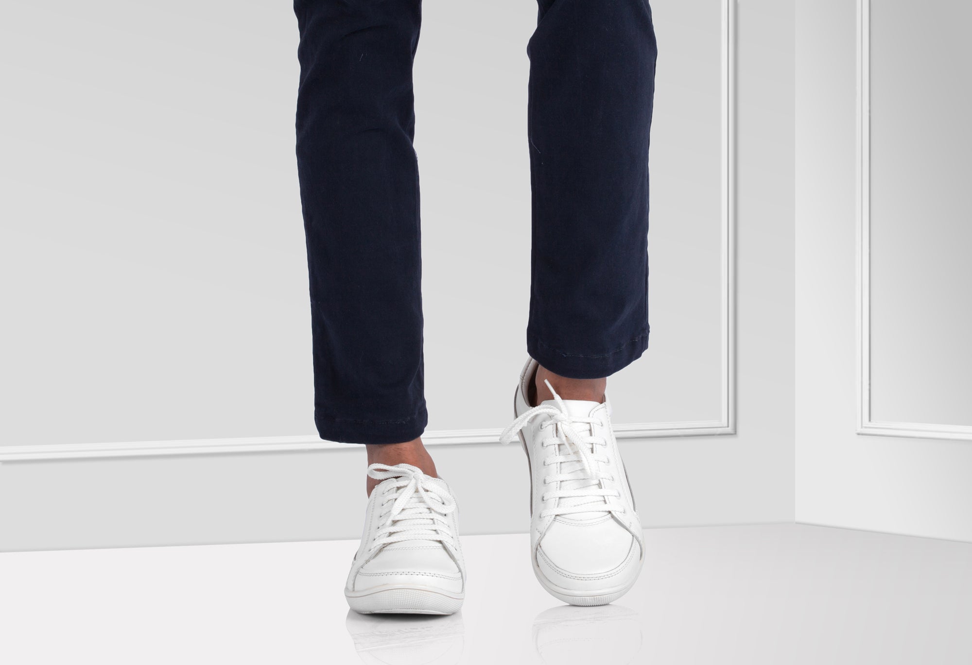 Pure Leather Classic White Sneakers - Atlanta, RONWH416SNW - Showcase Image 2