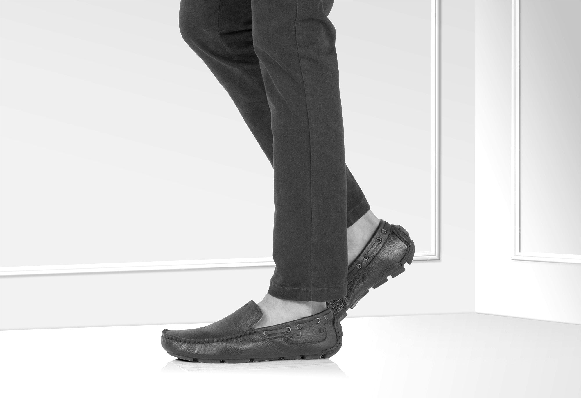 Pure Leather, Moc-toe Construction, Coffee Color Driving Shoe, STN2357CHR34 - Showcase Image 1