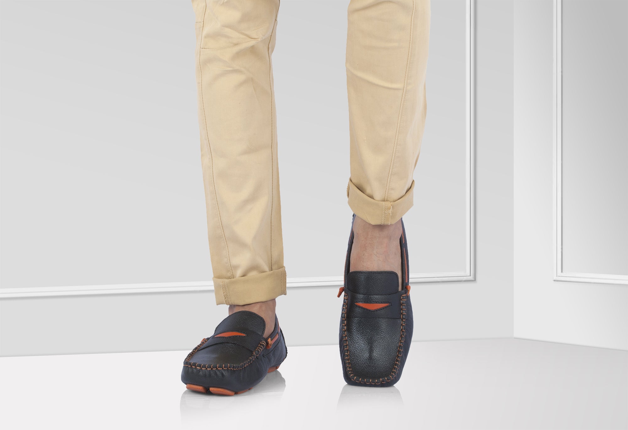 Pure Leather Black Driving Shoes - ZN2340BLKORN - Showcase Image 2