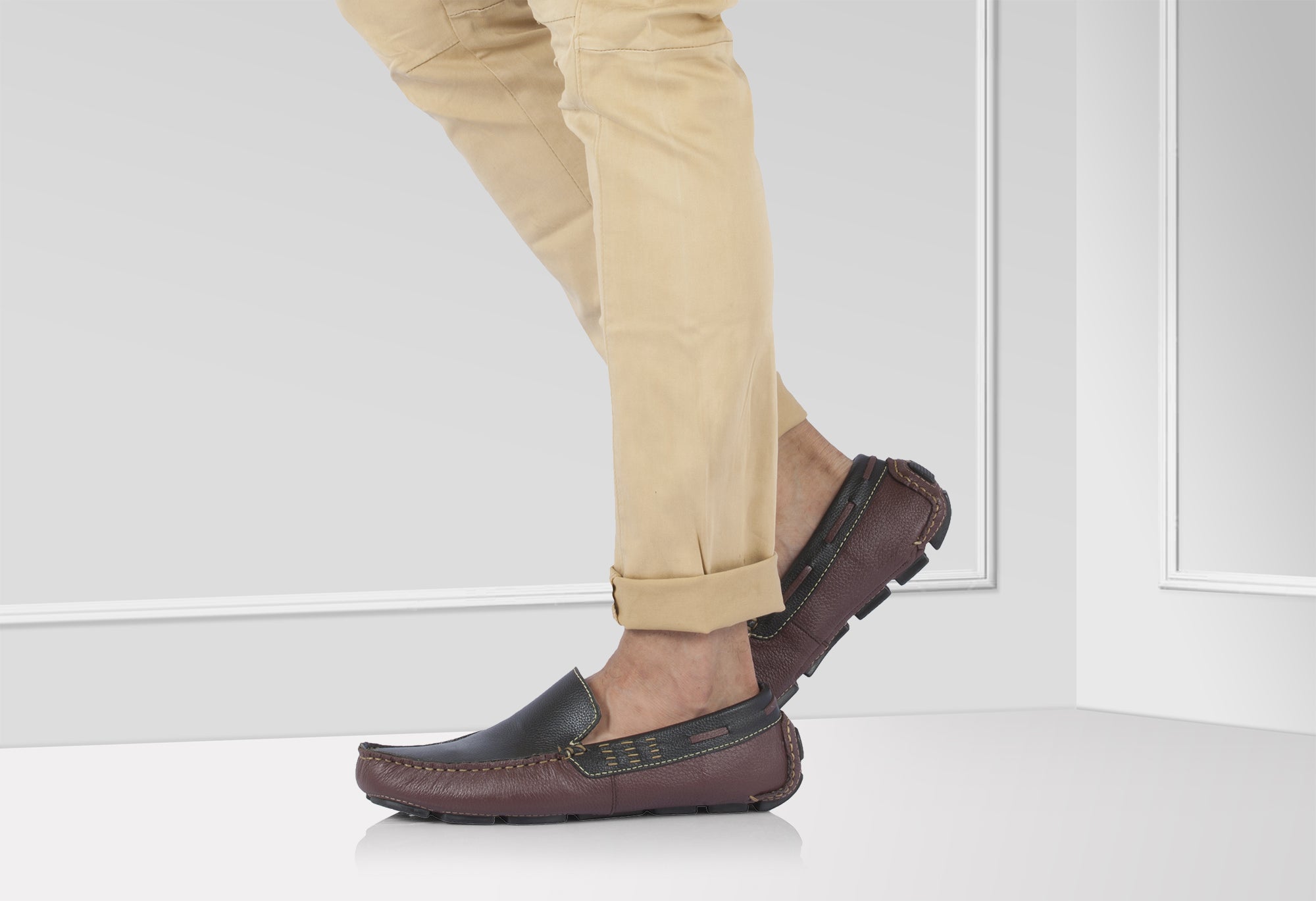 Pure Leather Twin Color Driving Shoes - ZN23502MRGRY - Showcase Image 1