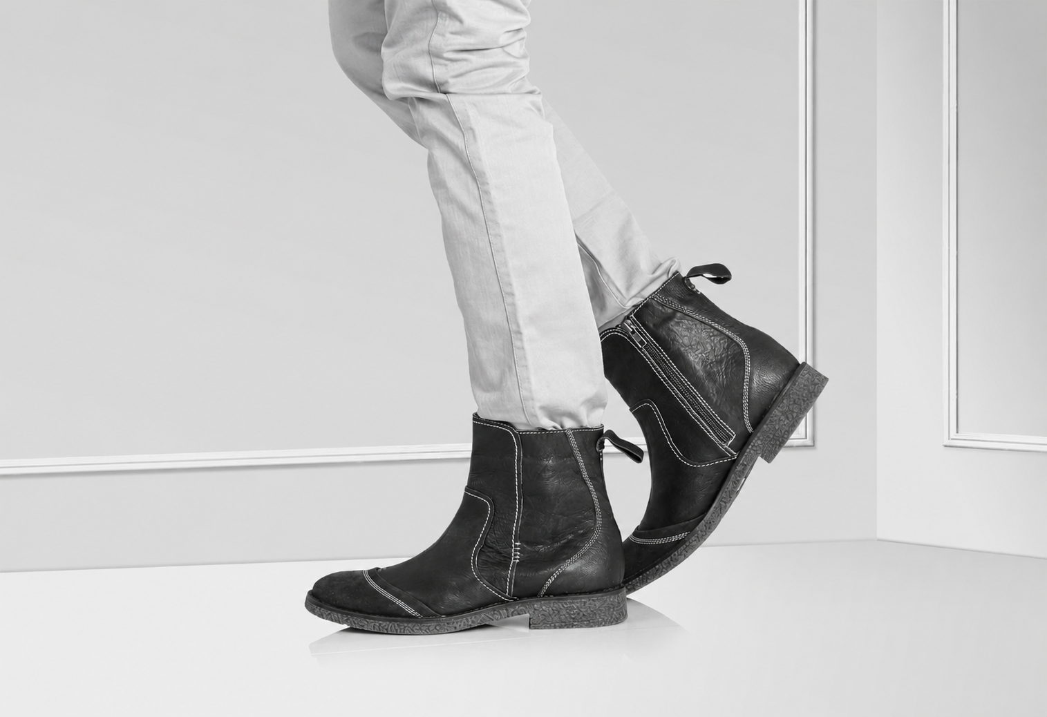 ThunderBolt: Pure Leather Ankle Boot in Two-Tone NDM Leather with Zipper — Men's Boot with Crepe Finish TR Sole | SAHA3225CHCURV - Showcase Image 1